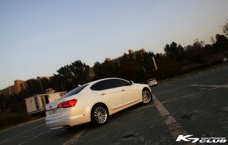 New photos with Kia Opirus New photos with Kia Opirus