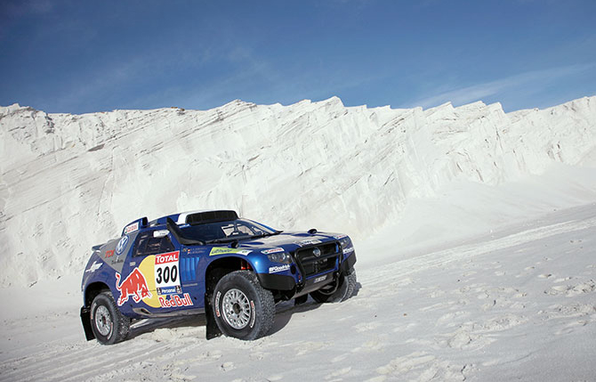 vw-touareg-dakar-rally-model-1