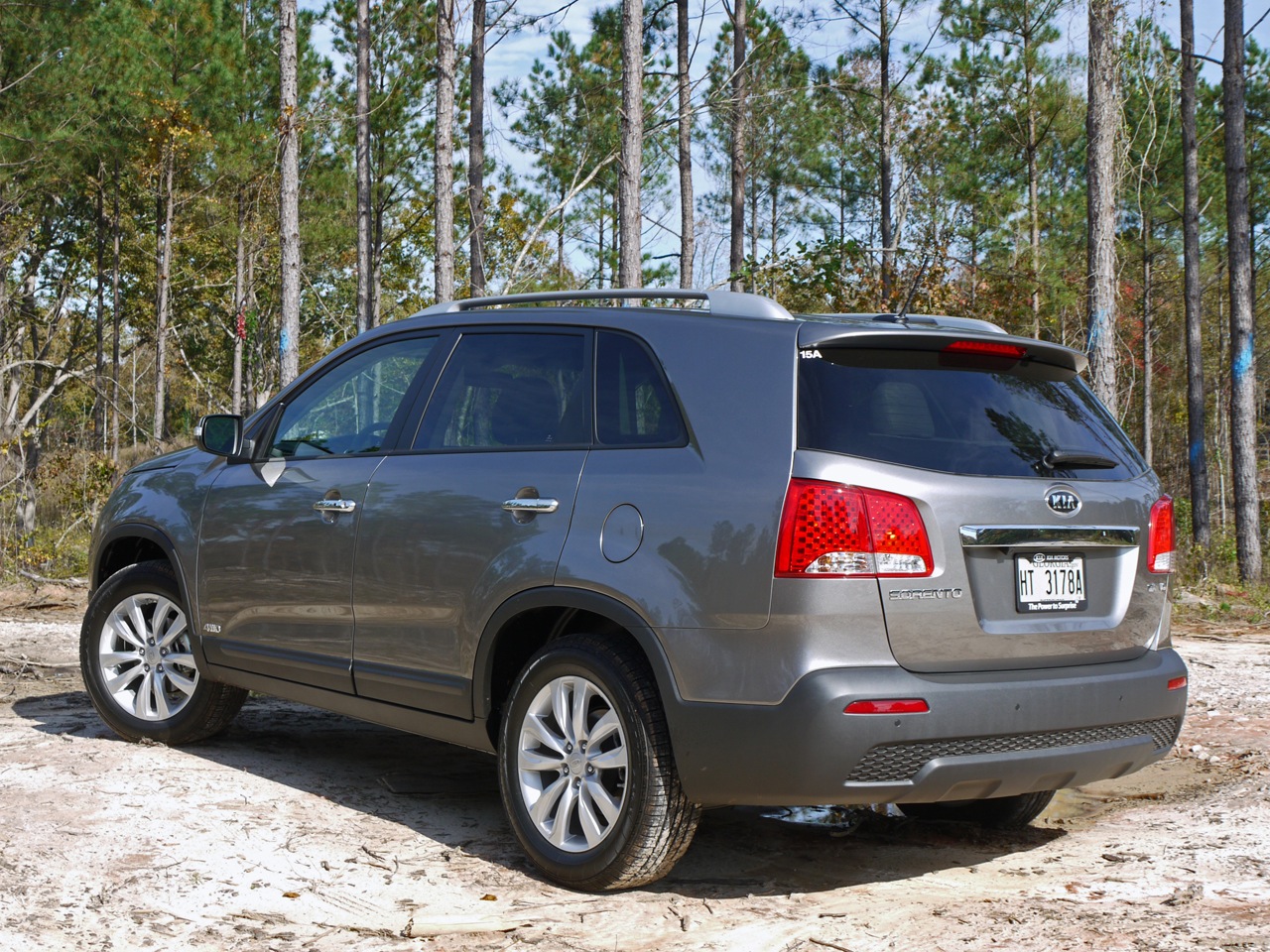 2011 Kia Sorento in place.