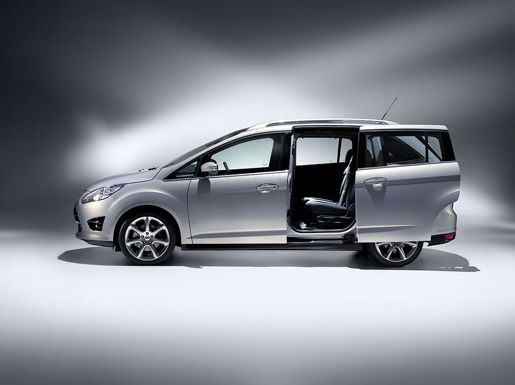 Ford Grand C Max. Ford C-MAX presents a