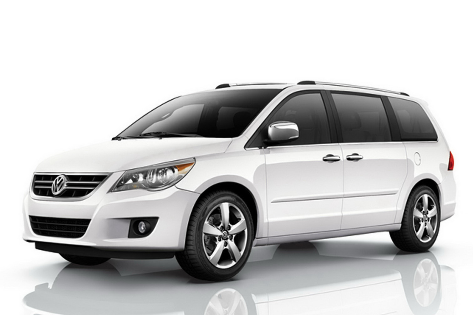 2010 Volkswagen Routan Pics