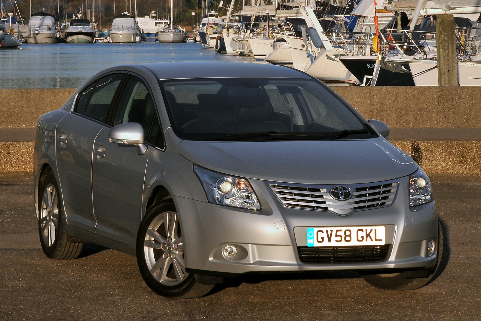 http://www.automotorblog.com/wp-content/uploads/2011/03/2011-Toyota-Avensis.jpg