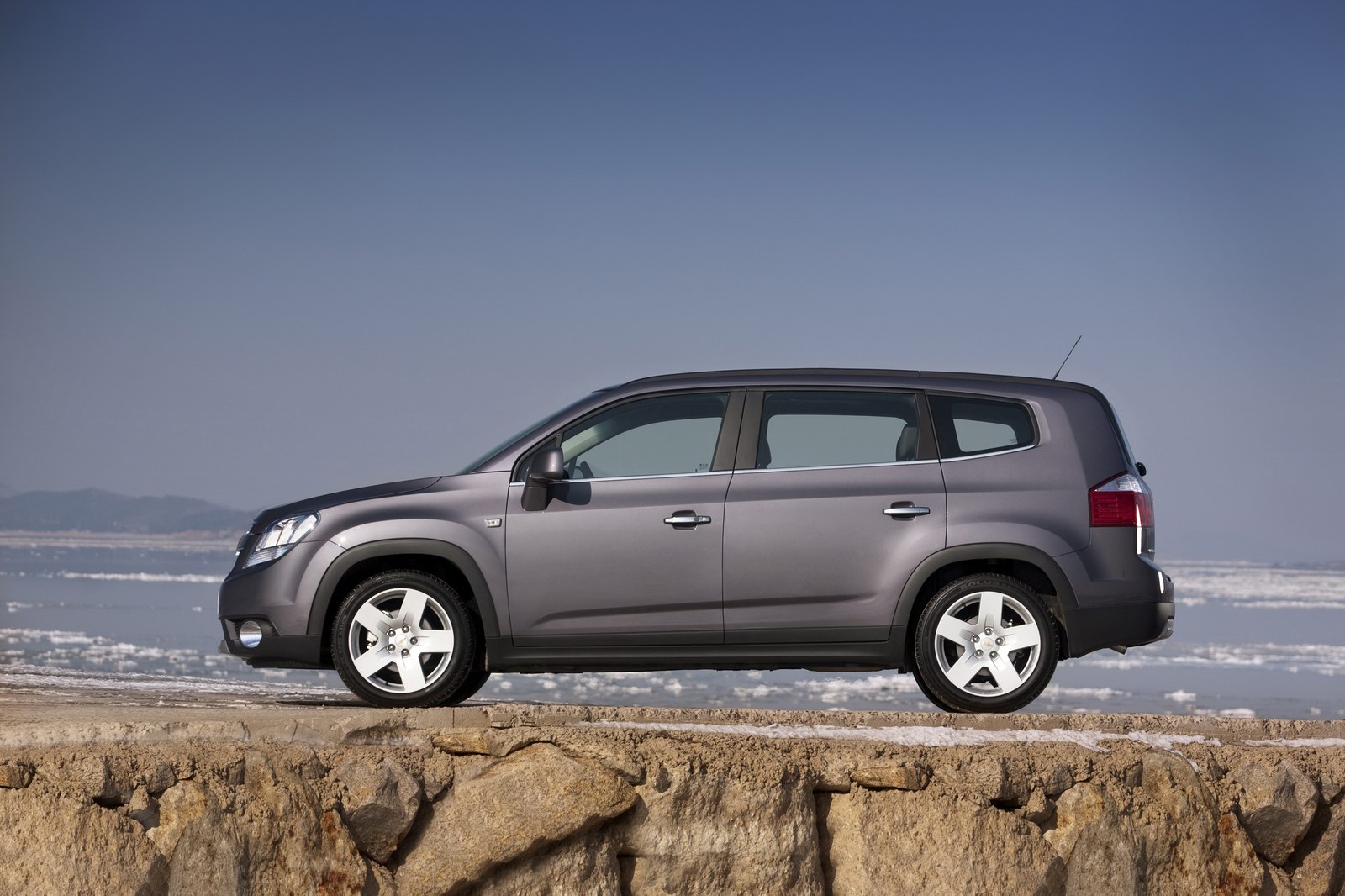 2012 Chevrolet Orlando debuts in Canada Automotorblog