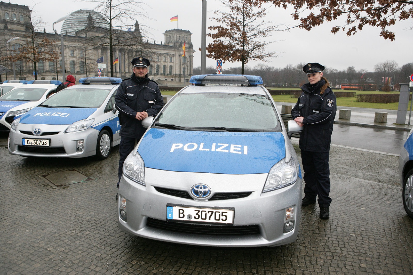 Toyota Prius Joins Berlin Police Force Automotorblog Toyota Prius Berlin Police