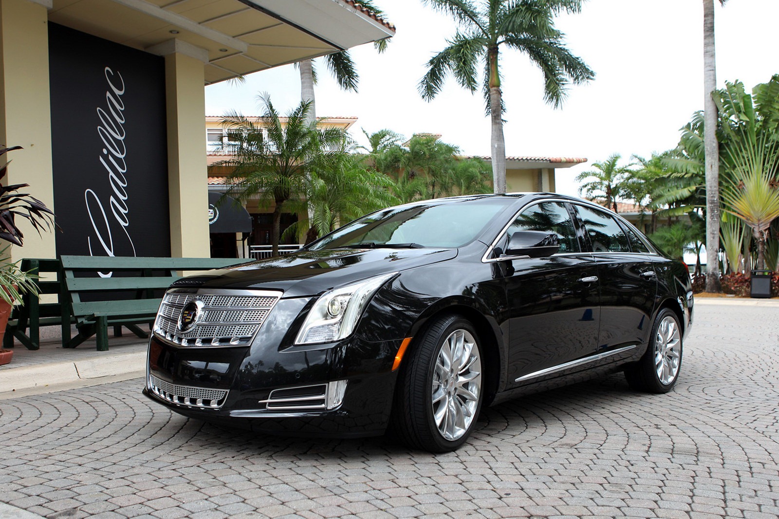 2013 Cadillac XTS shows off its size | Automotor Blog