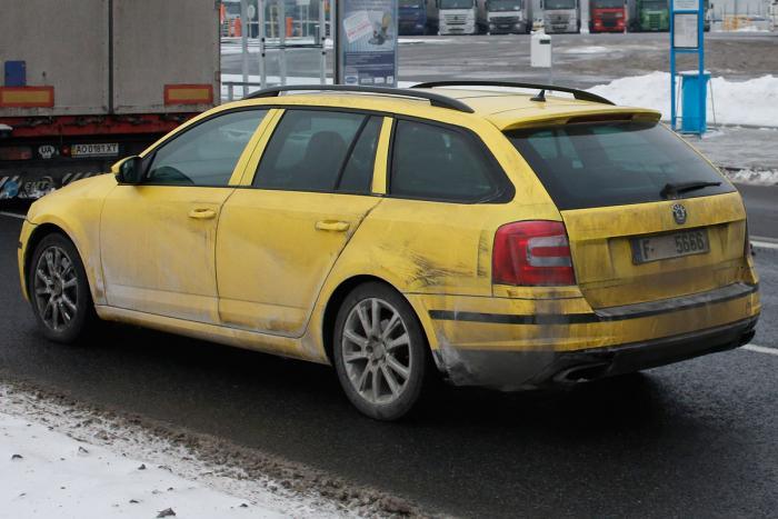 2014-Skoda-Octavia-Combi-RS-4.jpg