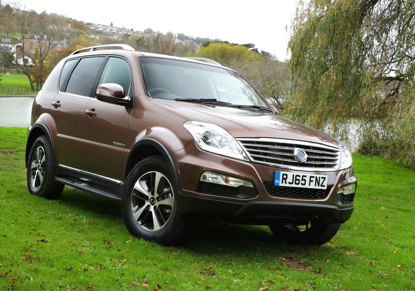 2016 SsangYong Rexton SUV Launched with New Engine in the UK, Full