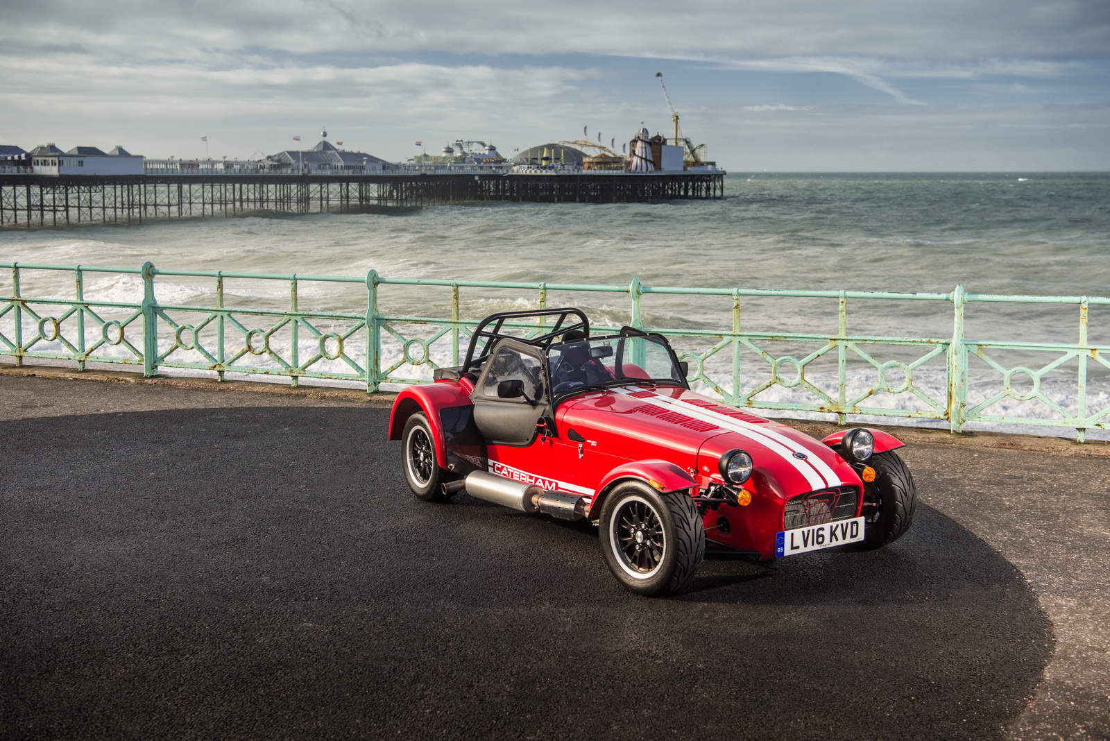 2017 Caterham Seven 310 (51) Images - Automotorblog