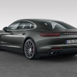2017 Porsche Panamera 4S (11)
