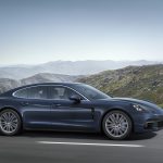 2017 Porsche Panamera 4S (3)