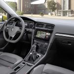 2017-volkswagen-golf-facelift-3