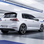 2017-volkswagen-golf-facelift-4