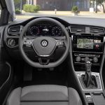 2017-volkswagen-golf-facelift-7