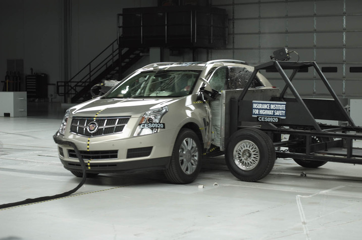 2010 Cadillac SRX IIHS Test