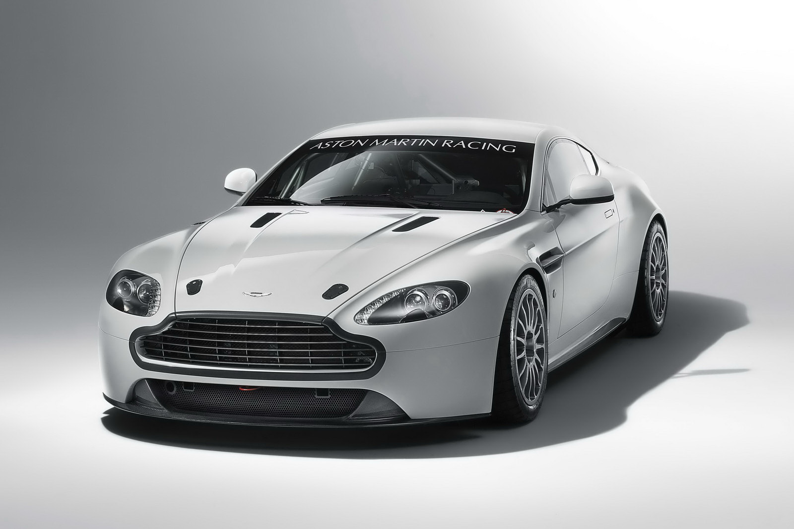 2011 Aston Martin Vantage GT4