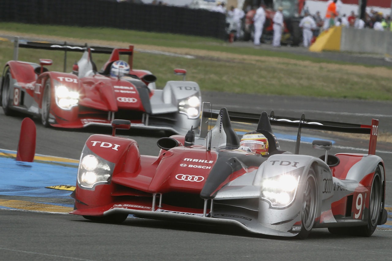 Audi R15 Plus Le Mans racer