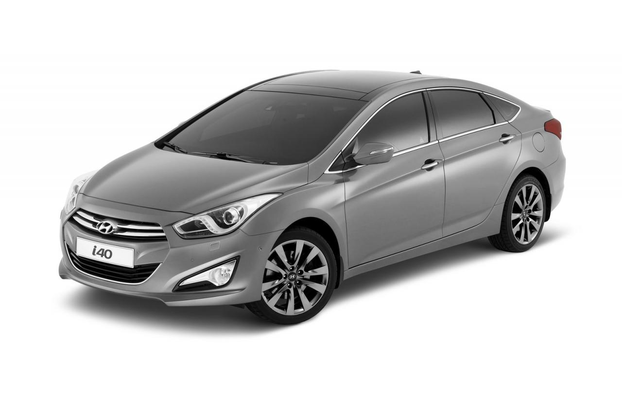 Hyundai i40 sedan unveiled in Barcelona