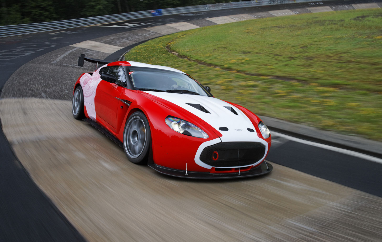 Aston Martin V12 Zagato Zig Zag racers