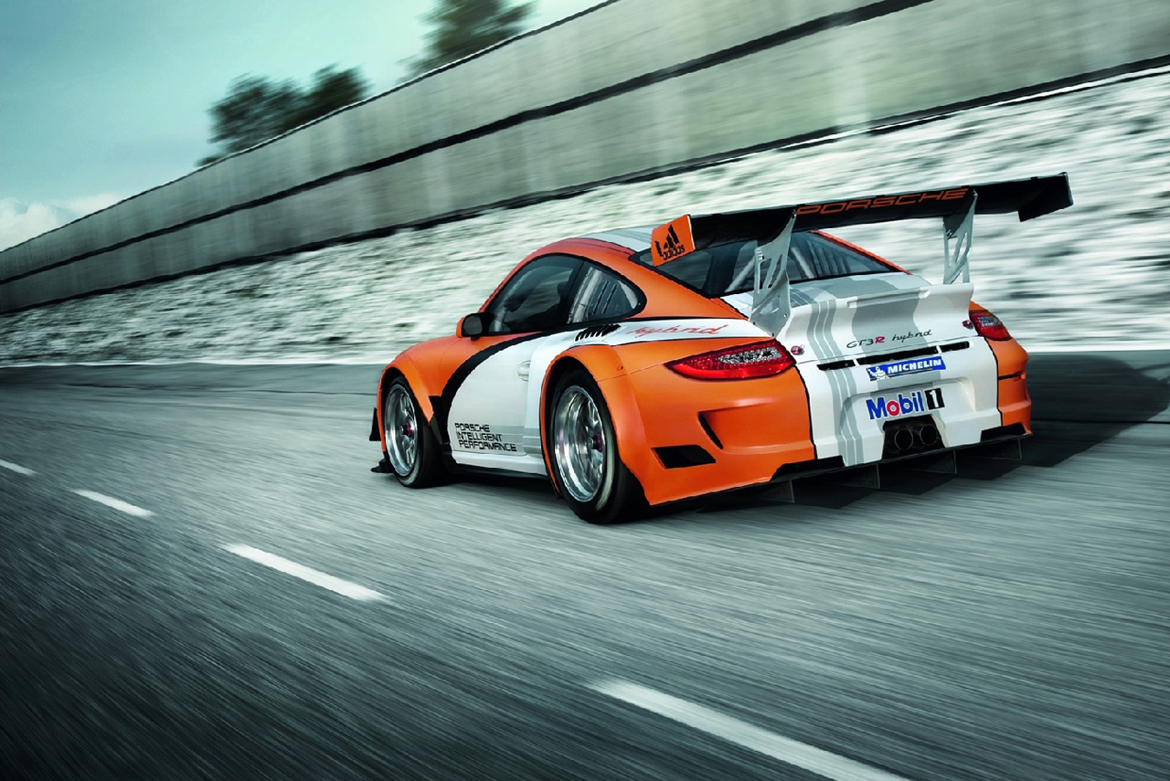 Porsche 911 GT3 R Hybrid 2.0