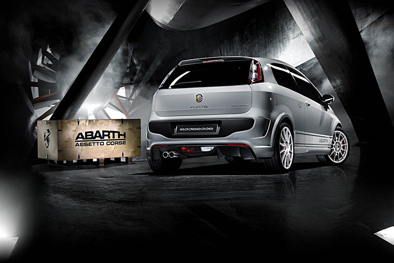 Abarth drives Fiat Punto totally crazy with Evo EsseEsse version -  AUTOMOTORBLOG