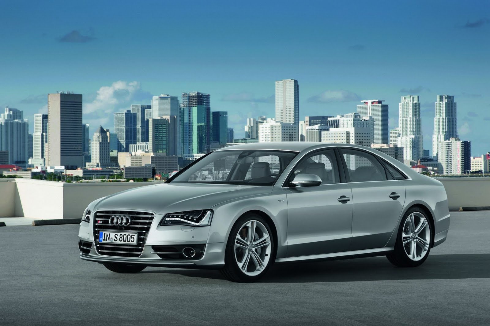 2013 Audi S8