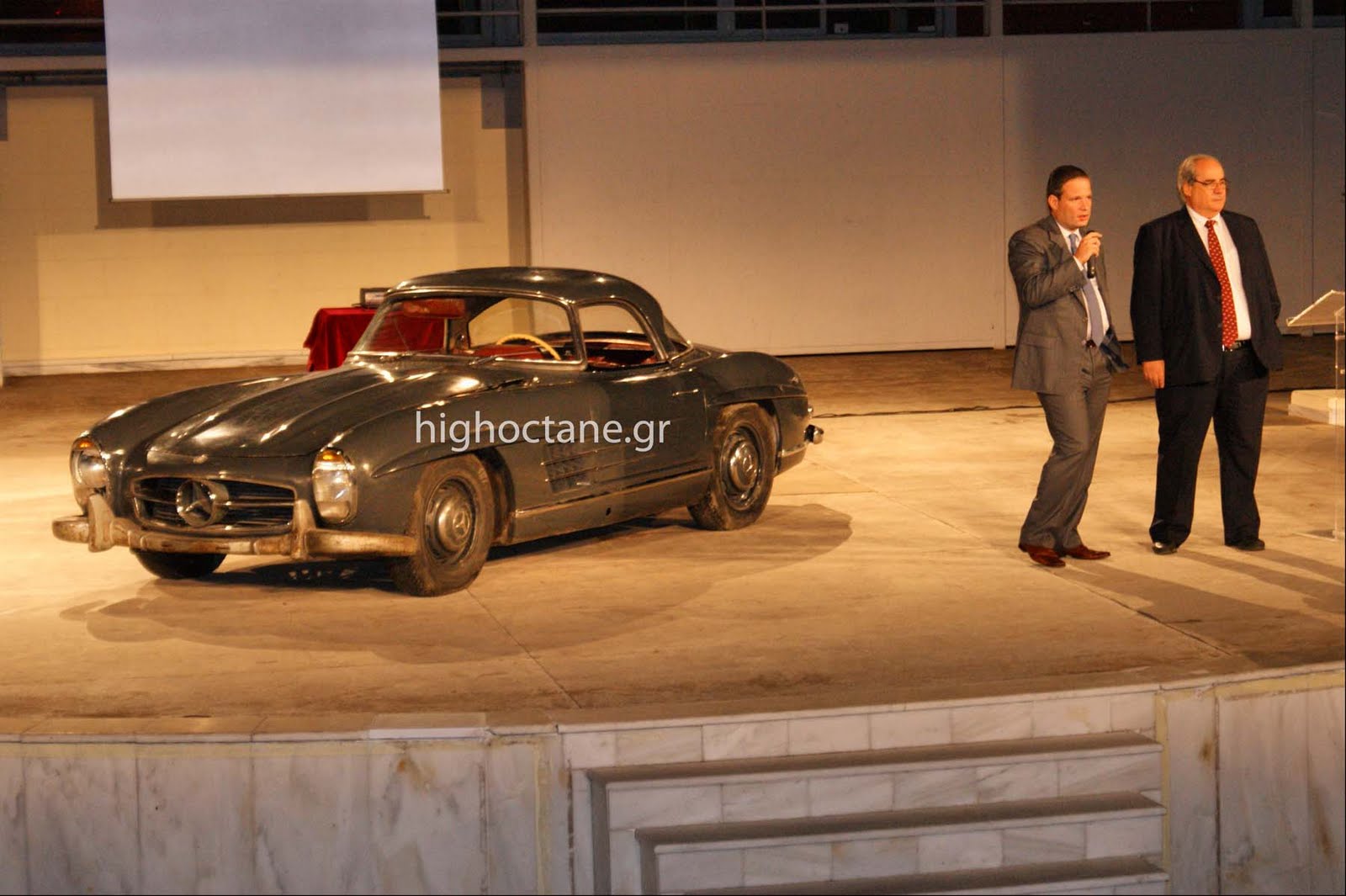 Mercedes 300 SL Roadster auction