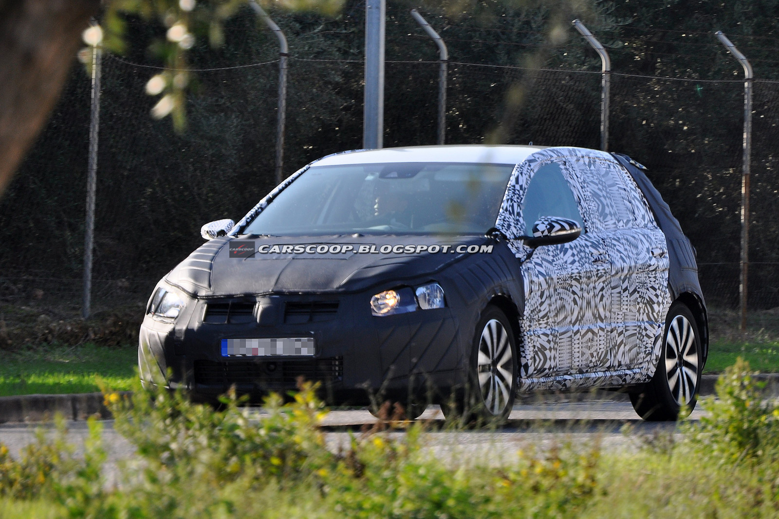 2013 Volkswagen Golf spyshots