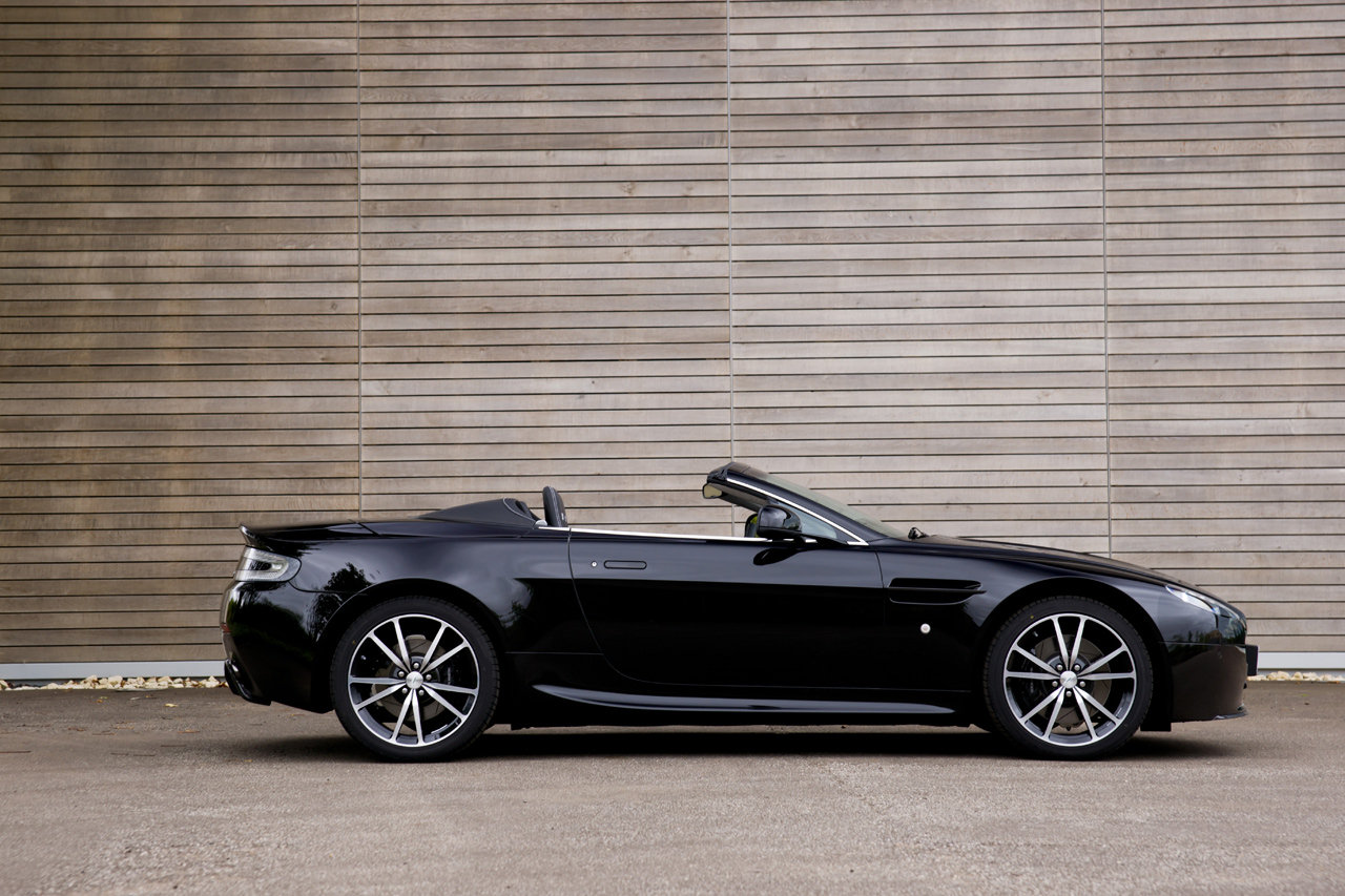 Aston Martin V8 Vantage Roadster