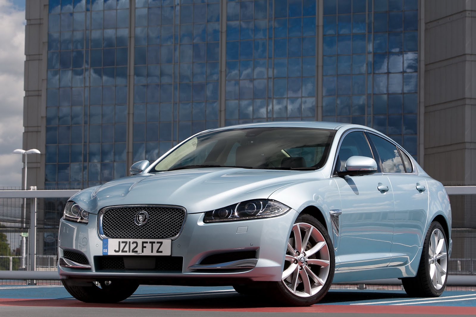 Jaguar XF