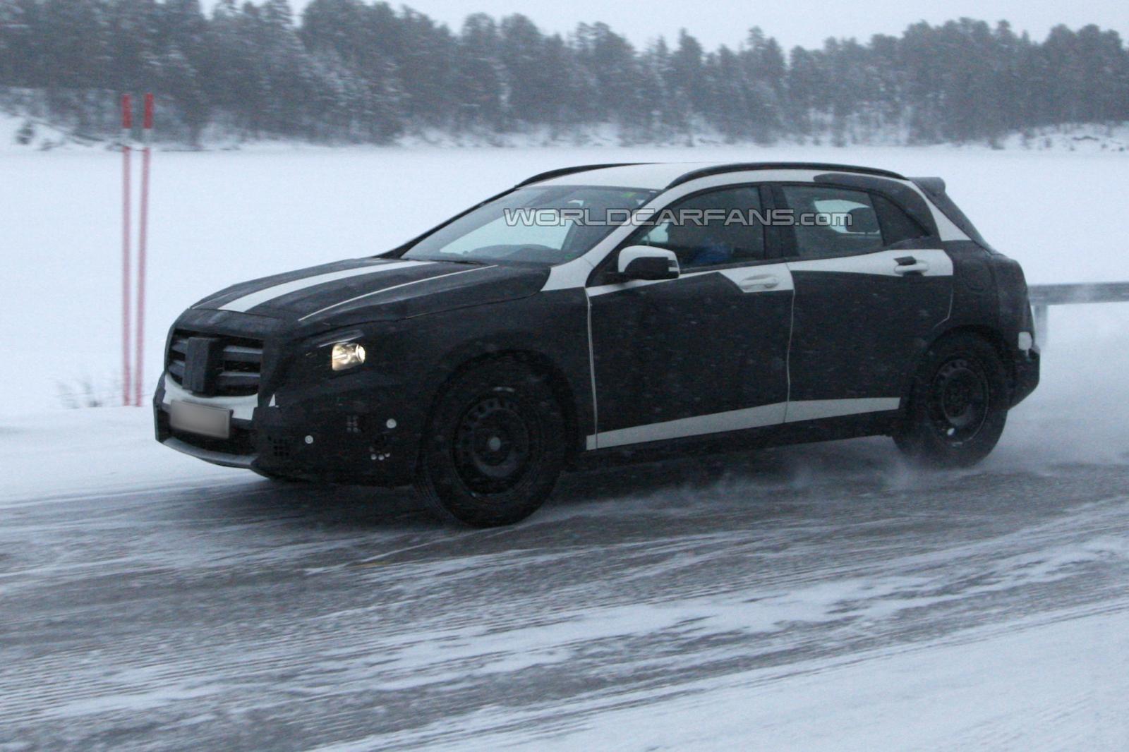 2014 Mercedes GLA Spied