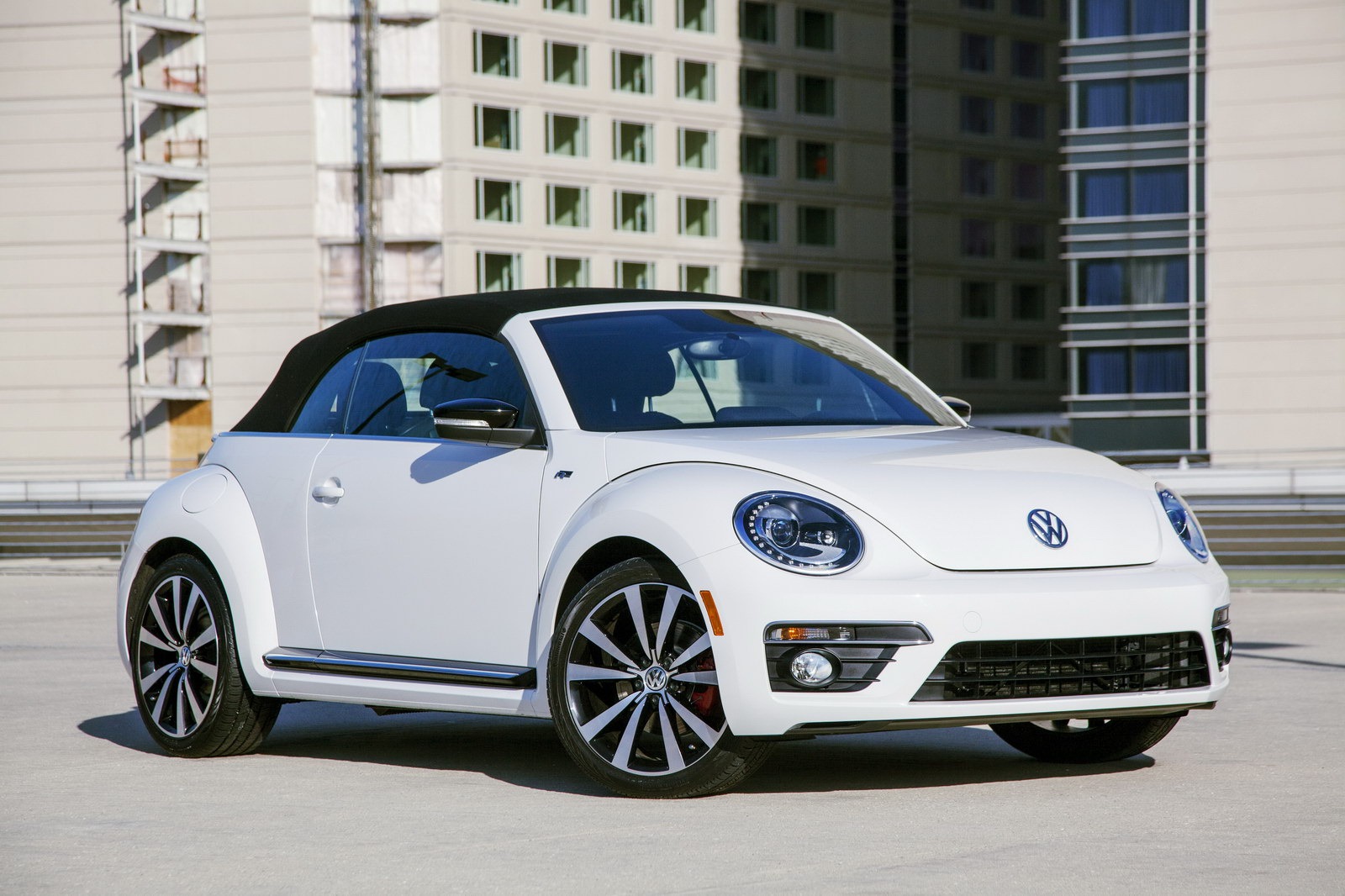 Volkswagen Beetle Convertible R-Line