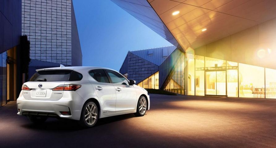 2014 Lexus CT200h facelift leak