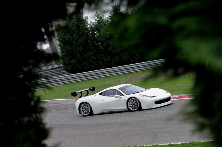 Ferrari 458 Challenge Evoluzione teaser