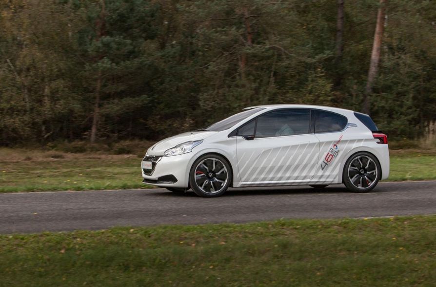 Peugeot 208 HYbrid FE concept