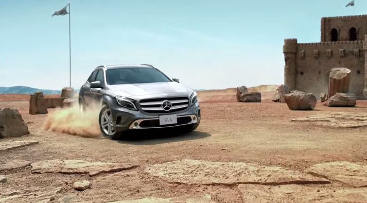 Mercedes-Benz GLA Japanese Advertisement
