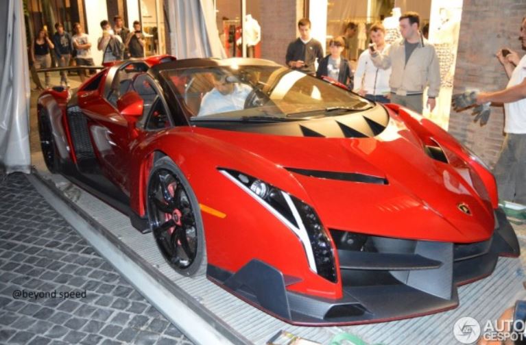 Lamborghini Veneno Roadster