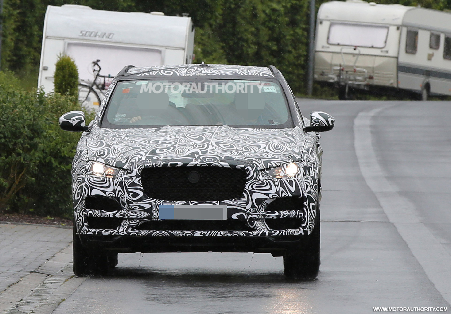 2017 Jaguar F-Pace Spy Shot