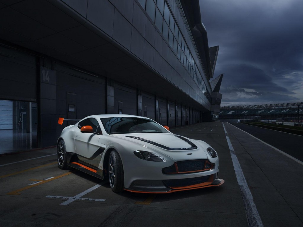 Aston Martin Vantage GT12