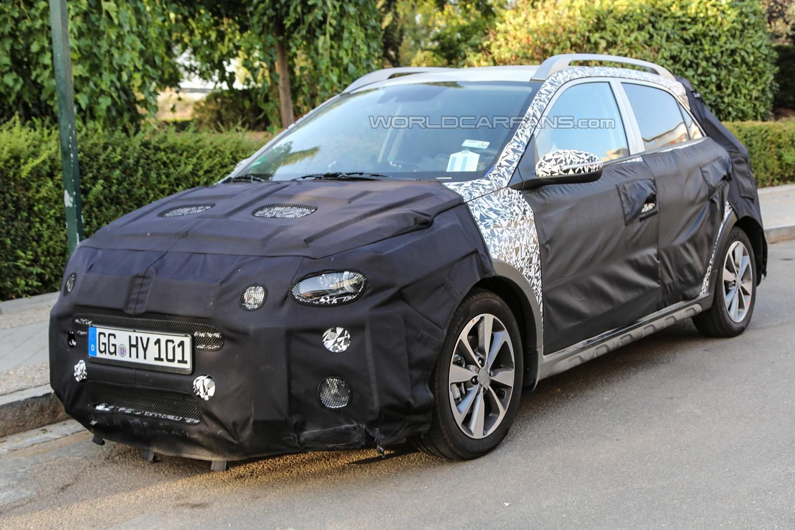 2016 Hyundai i20 Active Spy Shot