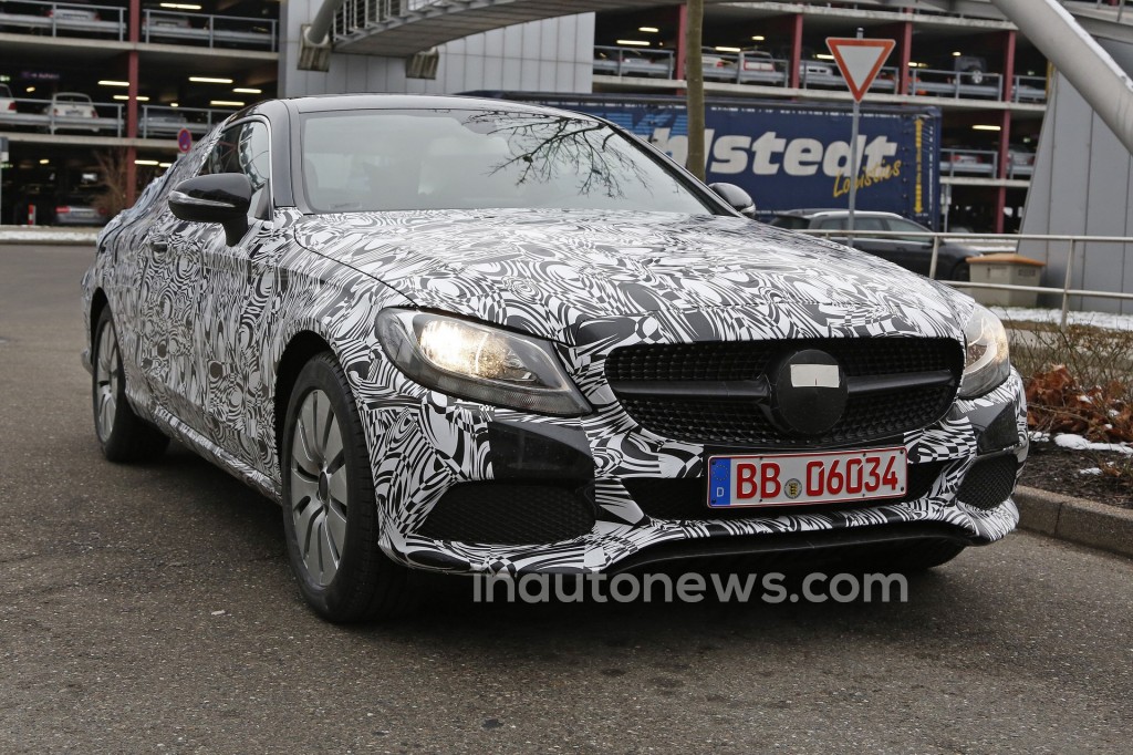 Mercedes-Benz C-Class Coupe Spy Shot