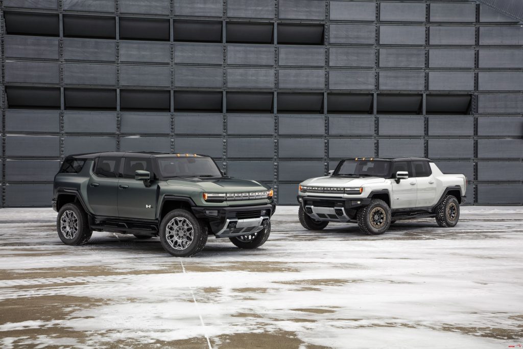 The GMC HUMMER EV SUV completes the HUMMER EV family and features a 126.7 inch wheelbase for tight proportions and a maneuverable body, providing remarkable on and off road capability.