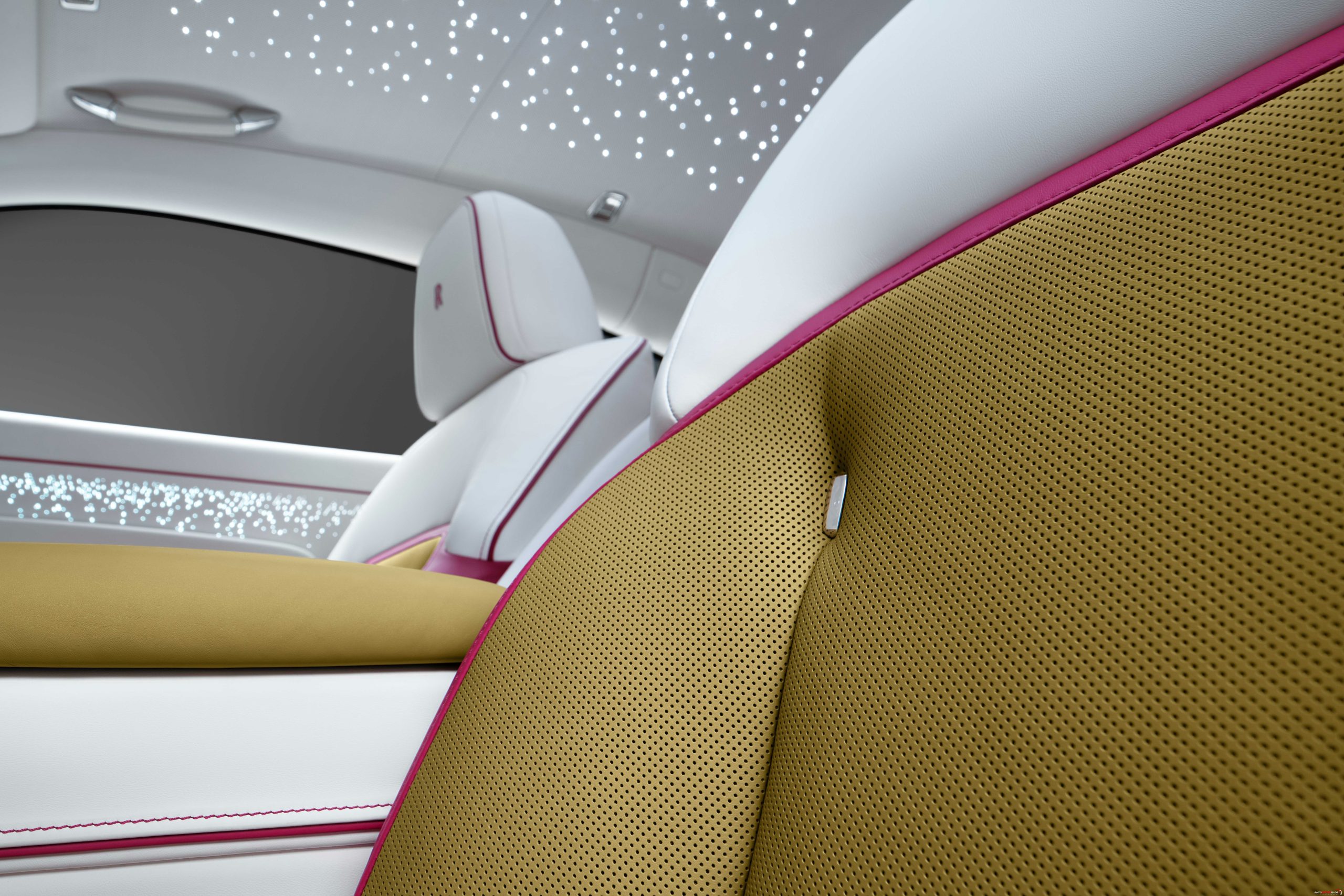 2024 Rolls Royce SPECTRE Interior 9