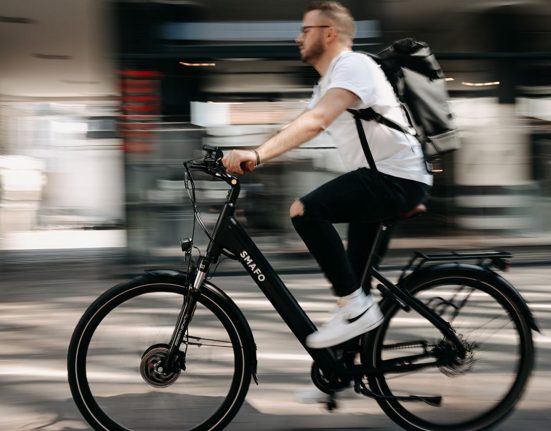 10 Reasons Why Buying an E bike is Better than EV in this Economy