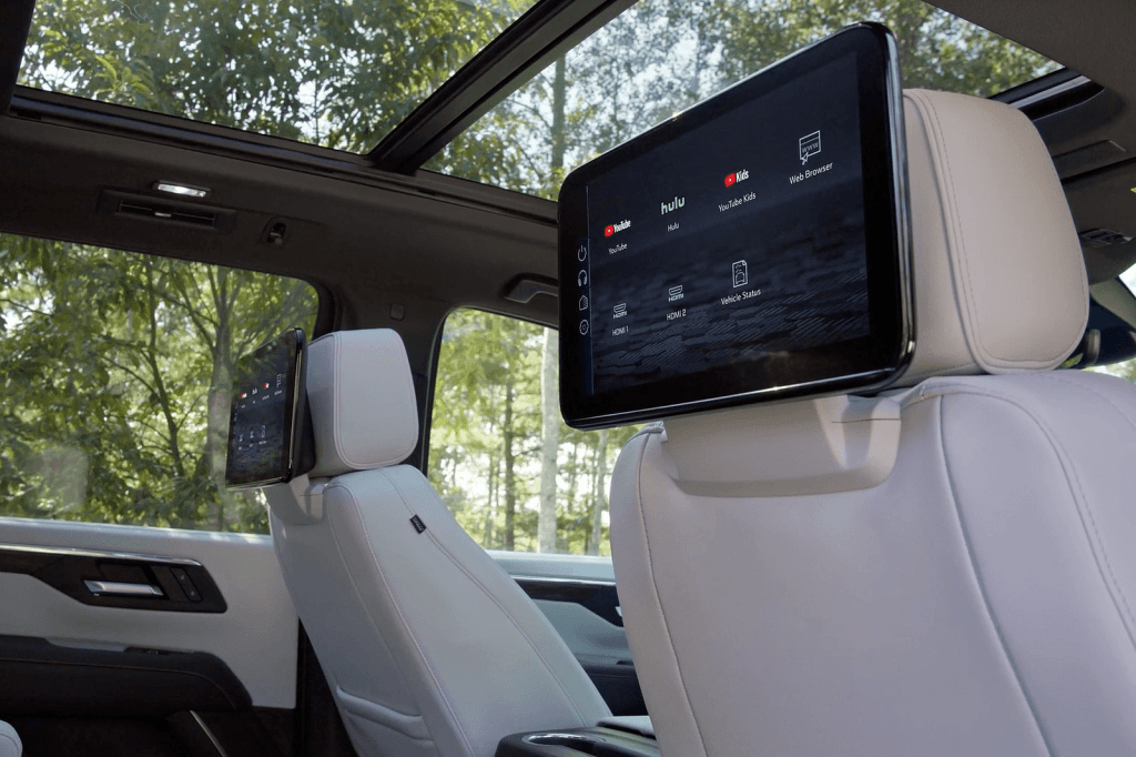 2025 Chevrolet Tahoe and Suburban Media Gallery 12