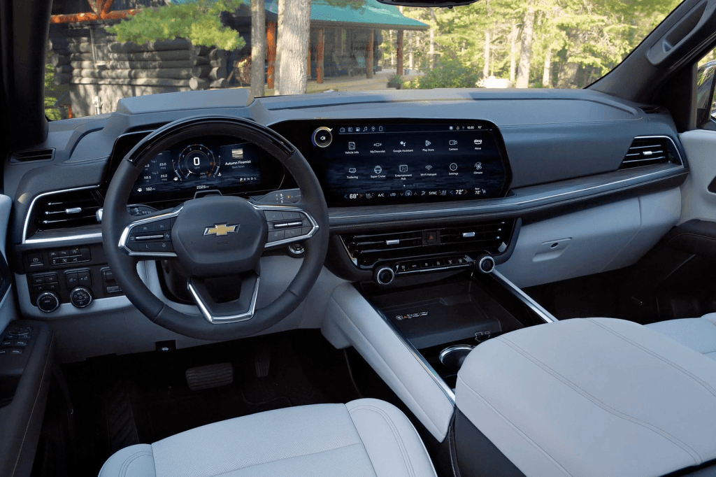 2025 Chevrolet Tahoe and Suburban Media Gallery 8