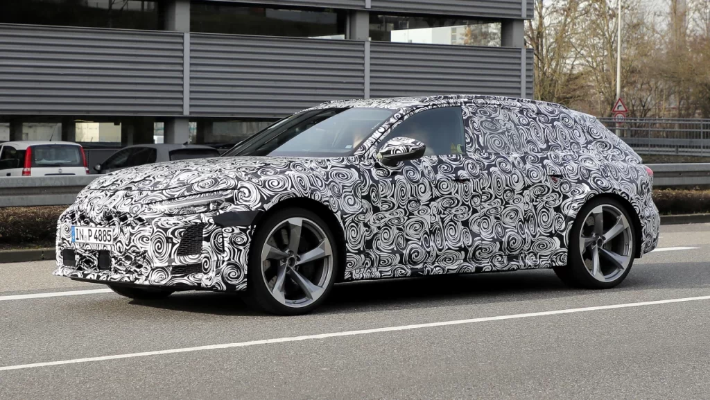 2025 Audi RS 5 Avant Spy Shots 1