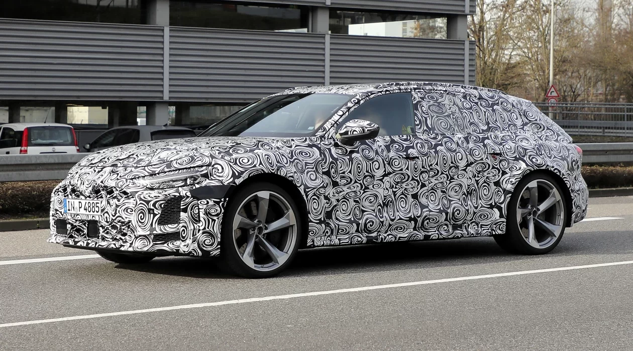 2025 Audi RS 5 Avant Spy Shots 1