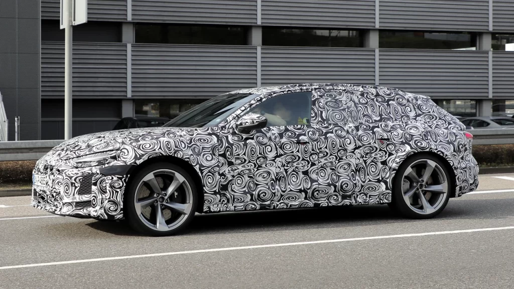 2025 Audi RS 5 Avant Spy Shots 2