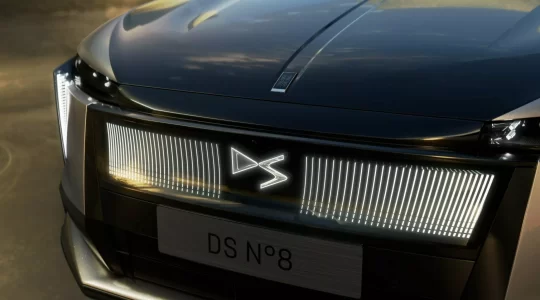 DS No.8 Fully Electric Luxury Limousine (5)