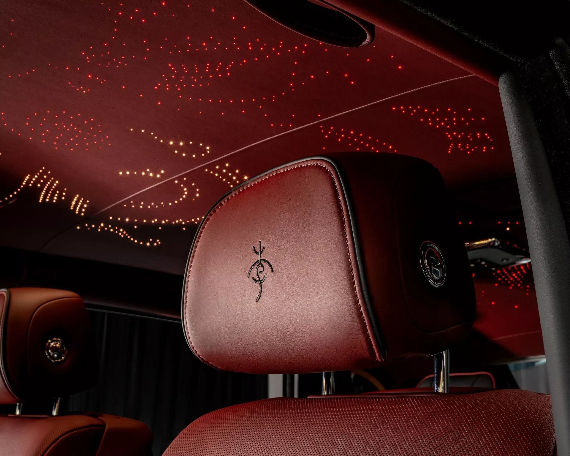 A Unique Rolls Royce Phantom Honors the Dragon Year (2)